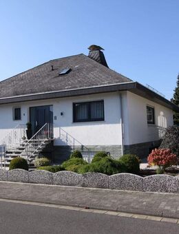 Friedberg: Traumhaftes Einfamilienhaus mit großem Garten & Einliegerwohnung - Friedberg (Hessen)