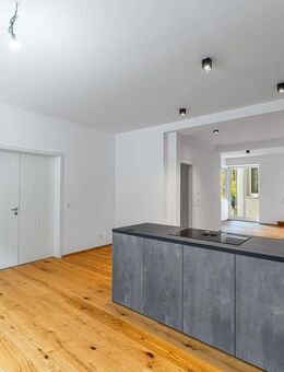 HEGERICH: Elegante Altbauwohnung in Erlangen - hell und hochwertig saniert - Erlangen