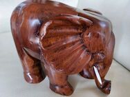 Zum Sammeln oder zur Deko: Elefant aus Holz - VB 36,90 € - Berlin