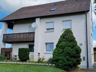 3,5 Zimmerwohnung im 1. OG eines 3 Familienhauses in Plech | 104 m² € 670,00 kalt + Garage € 40,00 + NK | Gartenanteil + 2 Balkone - Plech