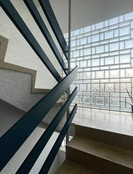 Attraktives 3-Parteienhaus mit 6 Garagen und Baugenehmigung für Anbau - ideal für Investoren! - Baiersdorf