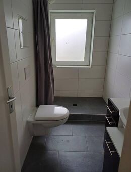 Sanierte 2- Zimmer-Wohnung mit Dusche - Wurzbach