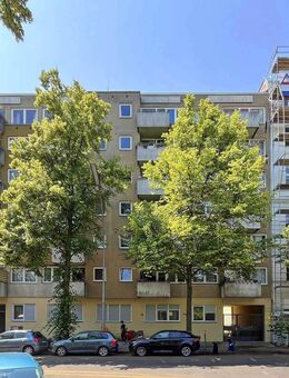 Mehrfamilienhaus mit Entwicklungspotenzial - Berlin