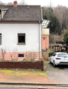 Aus Bankverwertung! Wohnhaus mit Garten in ruhiger Wohnlage, direkt am Niederwürzbacher Weiher. - Blieskastel
