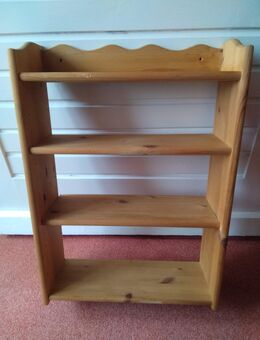 Hölzernes, schmales Wandregal mit 4 Einlegeböden zB. für Gewürze - Hannover