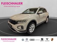 VW T-Roc, 1.5 TSI Life 17 VC, Jahr 2023 - Bonn