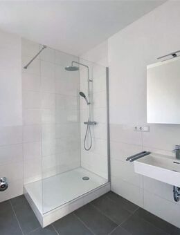 2 Zimmer mit Balkon - Stellplatz - Küche - Erstbezug nach Sanierung - Kitzingen