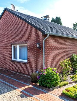 Gemütlicher Bungalow mit großzügigem Gartengrundstück in Hude-Wüsting - Hude (Oldb)