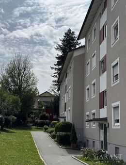 Zentral gelegen und gut geschnitten: In Traunstein lockt 3 Zimmer-Wohnung mit Einzelgarage - Traunstein