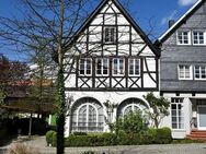 Tradition trifft Moderne: Architektenhaus mit Fachwerk und moderner Haustechnik mitten im Zentrum von Wülfrath - Wülfrath