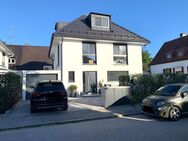 Exklusives Einfamilienhaus mit Pool, Einliegerbereich und energieeffizienter Technik - München
