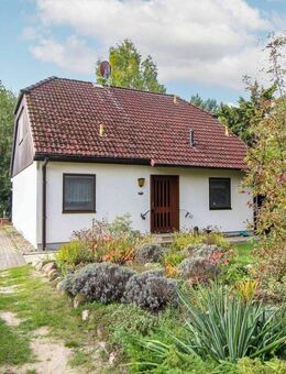 Charmantes Einfamilienhaus mit großem Grundstück und separatem Bungalow in Angern - Angern