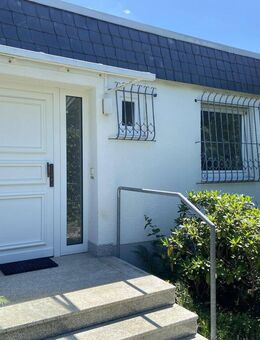 Provisionsfrei: Bad Homburg - Bungalow in ruhiger Lage mit großem Garten - Bad Homburg (Höhe)