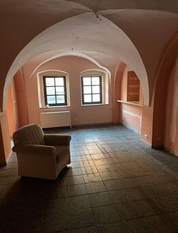 Gewerbeeinheit mit Wohneinheiten. Super Anlage oder Eigennutzung - Mühlberg (Elbe)
