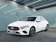 Mercedes A 180, Progressive Line Advanced Smartphone, Jahr 2023 - München