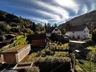 Klassische gut gepflegte Doppelhaushälfte mit Garten in ruhiger Lage in Calmbach - Bad Wildbad