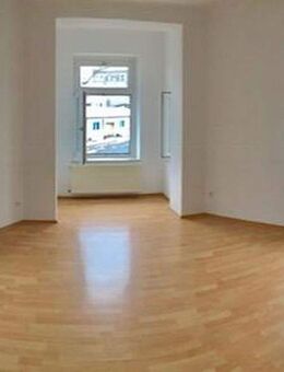 2 Raum WE, super Lage 1 OG, Tageslichtbad, großer Balkon, Küche Balkonzugang - Leipzig