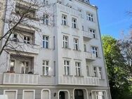 Attraktive und ruhige bezugsfreie 4 Zimmeraltbauwohnung mit Terrasse am Schustehruspark - Berlin