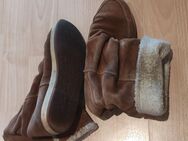 Stiefel mit Fell gerne noch frisch bei heißen Temperaturen für dich beduftet - Markkleeberg