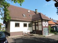 Solides Zweifamilienhaus mit angebauter Scheune, großem Grundstück und Carport - Urbach (Baden-Württemberg)