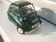 Isettas Revell--1:18..Landespolizei 8 € FP - Meckenheim