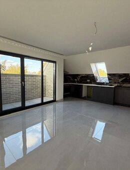 Stilvolle, exklusive 2-Zi-Dachgeschosswohnung mit Balkon und Stellplatz in bevorzugter ruhiger Lage - Lübeck