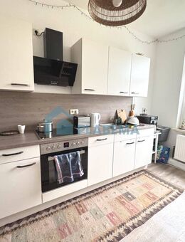 Modernisierte 3-Zimmer-Wohnung mit Einbauküche, Bad mit Fenster & Gemeinschaftshof - Schwerin