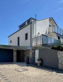 Modernes großes Haus mit Garage und Aufzug! - Reutlingen