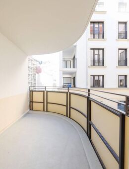 Großzügige Etagenwohnung mit Sonnenbalkon, moderner Küche und elegantem Wohnkomfort - Dresden