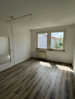 2 Raum Wohnung in Weißenfels West zu vermieten HES20 - Weißenfels