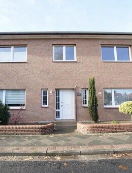 Zentrale 3,5-Zimmer-Wohnung mit Balkon im Herzen von Scheeßel - Scheeßel