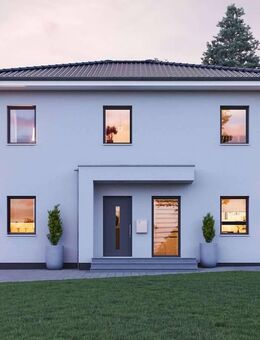 Großzügiges Wohnen unter einem klassischen Walmdach! Mit Baugrundstück! - Dahn