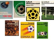 alle 7 Bücher zur Fußball-WM vom DDR-Sportverlag - Bamberg