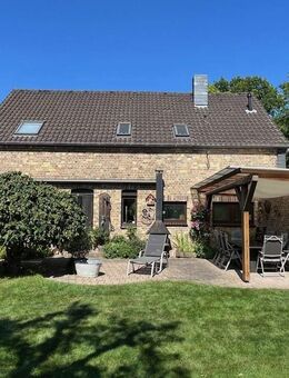 Freistehendes Einfamilienhaus / Baugrundstück in TOP-Lage, Doppelgarage, plus sep. Garten-Grundstück - Meerbusch