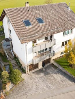 Eigenheim und Kapitalanlage! Charmantes Dreifamilienhaus mit viel Platz und naturnaher Lage - Mietingen