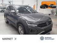 VW T-Roc, 1.5 TSI Life Park, Jahr 2023 - Bad Nauheim