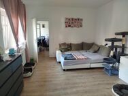 lauschige 2 Zimmerwohnung mit kleinen Balkon in der City von Altenburg - Altenburg