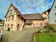 RESERVIERT - Einfamilienhaus mit Garage, Nebengebäude & großzügigem Grundstück - Teningen