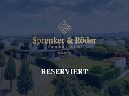 RESERVIERT: Luxuriöse Villa auf großem Grundstück mit Doppelgarage direkt am Kurpark - Bad Krozingen
