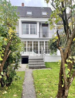 Nach Sanierung: Familienfreundliches Reihenmittelhaus mit Garten und Terrasse - Bremen