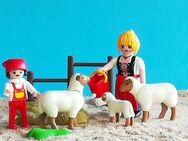 Playmobil Bäuerin mit Tochter bei der Schäfchen-Fütterung - Leverkusen