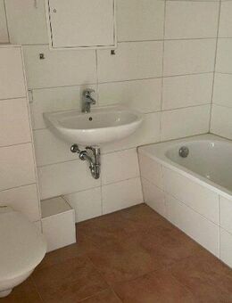 Helle 1-Raum-Wohnung mit Balkon - Oschersleben (Bode)