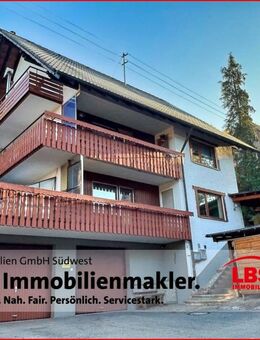 Mehrfamilienhaus in schöner Aussichtslage - Loßburg