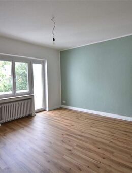 Bezugsfrei in OBK! Großzügige 2-Zimmer-Wohnung mit Balkon - Düsseldorf