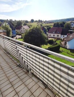 Gepflegte 3 ZKB-Eigentumswohnung mit Balkon und Pkw-Stellplatz - Altenkirchen (Rheinland-Pfalz)