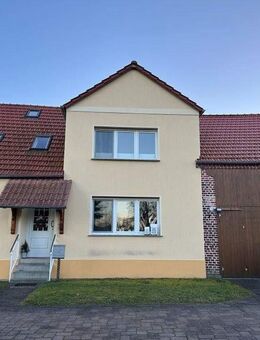 Resthof mit 5 Zimmern, Scheune und großem Garten in Mützdorf - Wiesenburg