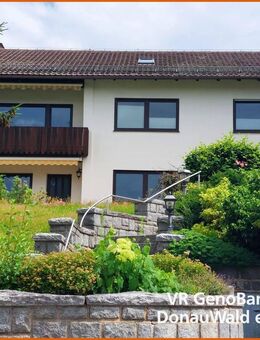 Schönes Zweifamilienhaus in begehrter Siedlungslage von Viechtach - Viechtach