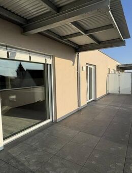 Erstbezug! Exklusive 2,5 Zimmer Penthouse Wohnung mit XL-Terrasse und Einbauküche Whg.21 - Oberndorf (Neckar)