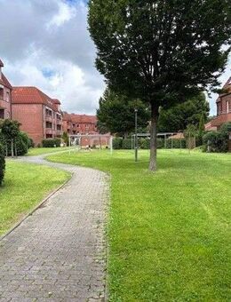 BRUNSBÜTTEL: 1 Monat keine Kaltmiete zahlen! Bezugsfreie 2-Zimmer-Wohnung mit Balkon im Erdgeschoss - Brunsbüttel