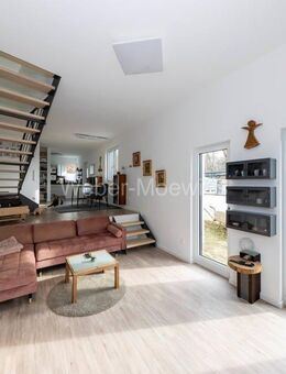 Haus-im-Haus-Charakter: hochwertige Maisonettewohnung mit Terrasse + Loggia - Bedburg